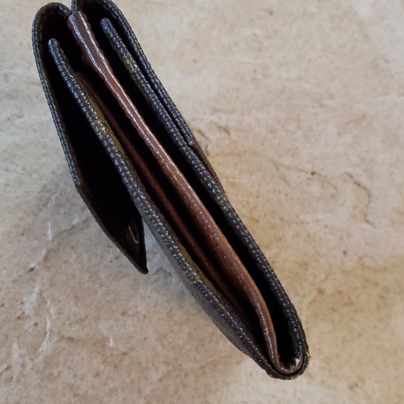 Authentic Louis Vuitton EliseTrifold Monogram Wallet - Picture 7 of 9